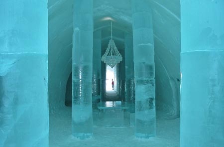 Những khách sạn băng đẹp nhất thế giới - 6 Đường vào mái vòm băng tuyệt đẹp của một khách sạn mang tên Snow Village