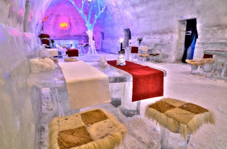 Những khách sạn băng đẹp nhất thế giới - 8 Đường vào mái vòm băng tuyệt đẹp của một khách sạn mang tên Snow Village