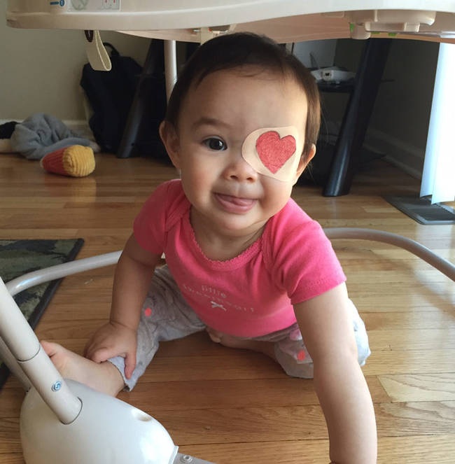 Đấy là lý do bố nghĩ con nên đeo cái kính này vào mắt còn lại...