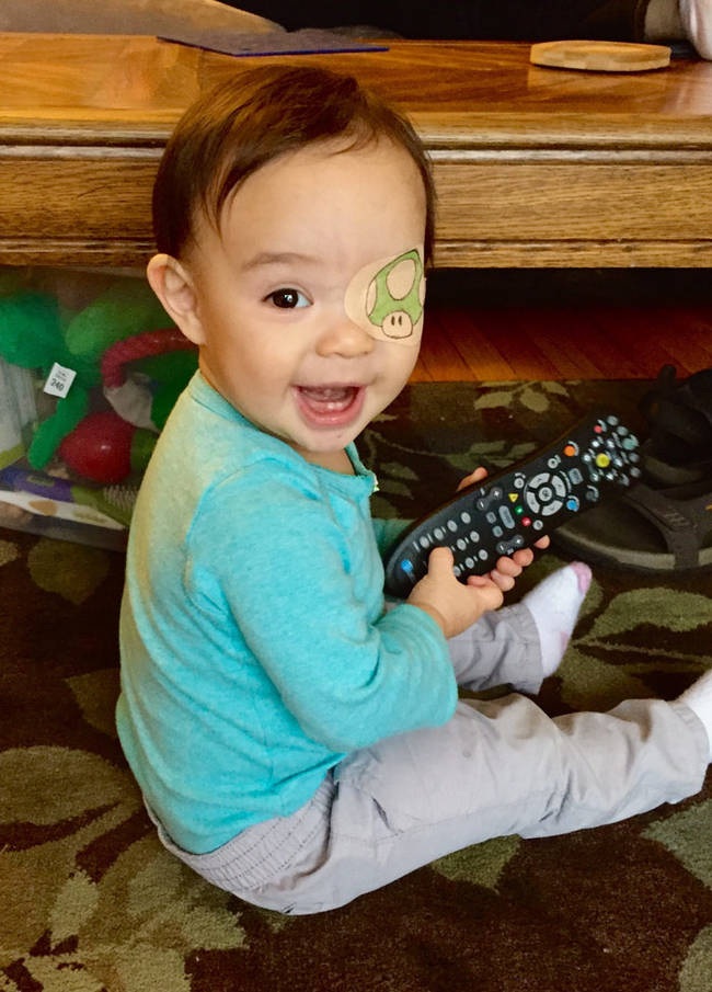 Layla lúc nào cũng xinh, cũng cười