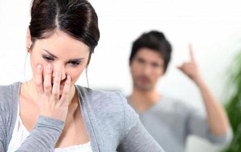 Tết đến nơi còn bị gái qua đường bắt vạ