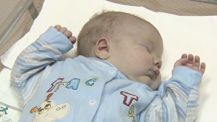 Em được đưa đến bệnh viện