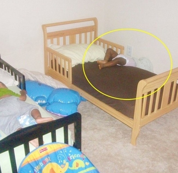 Chùm ảnh vui: Trẻ con khác gì ông say rượu! - 6 7. Khả năng kiểm soát bản thân vô cùng.. yếu