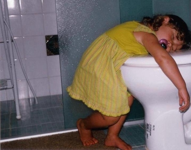 Chùm ảnh vui: Trẻ con khác gì ông say rượu! - 8 9. Không biết xấu hổ là gì...