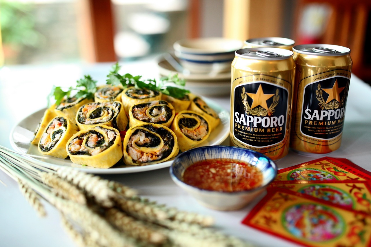 Vui Tết đoàn viên - hạnh phúc đong đầy - 2 Món trứng cuộn tôm ý nghĩa hạnh phúc đong đầy.