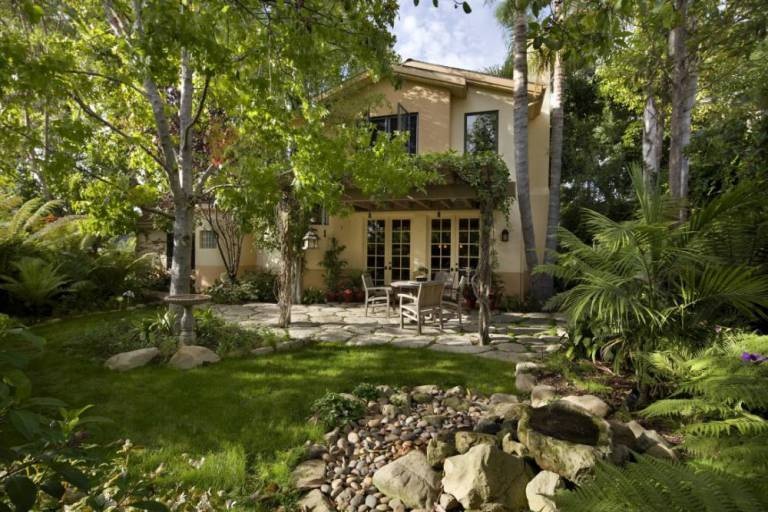 Toàn cảnh ngôi nhà mèo đặc biệt của Peter Cohan ở California