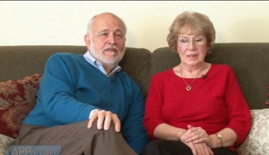 Đều đặn viết thư tình cho vợ mỗi ngày trong suốt 40 năm - 1 Đều đặn viết thư tình cho vợ mỗi ngày trong suốt 40 năm