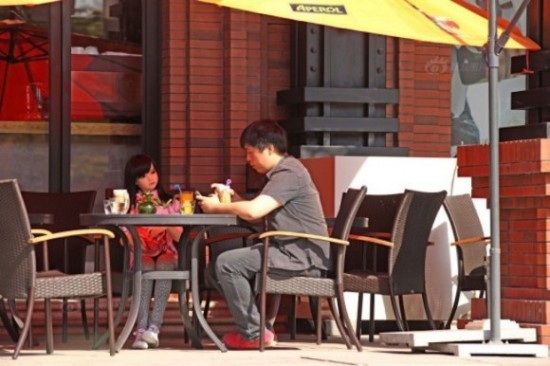 Kỳ lạ người đàn ông "yêu búp bê như con" - 3 Huyền Anh