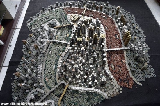 Tôi dùng cả tiền Trung Quốc Cổ, tiền hiện đại và tiền nước ngoài, He Peipi cho biết.