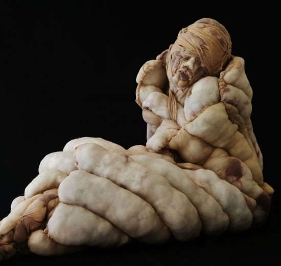 Tạo hình nghệ thuật từ tất da chân