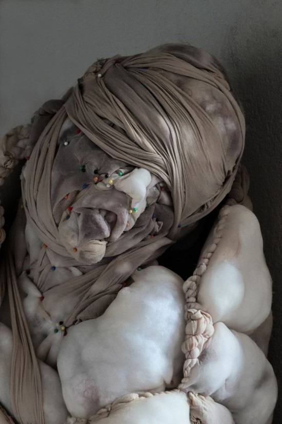 Tạo hình nghệ thuật từ tất da chân