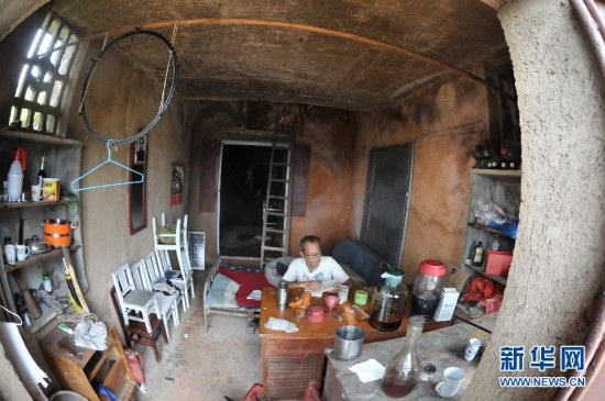 6 năm đào hang làm nhà ở trong lòng đồi - 2 6 năm đào hang làm nhà ở trong lòng đồi