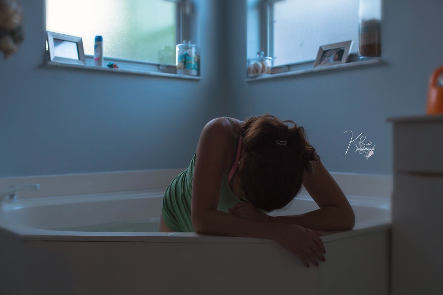 Đột nhập cuộc vượt cạn kỳ diệu của một bà mẹ sinh con dưới nước - 1 Hồi hộp đợi chờ...