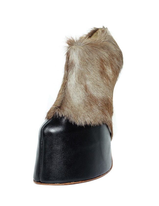 Những đôi giày cao gót kỳ quái