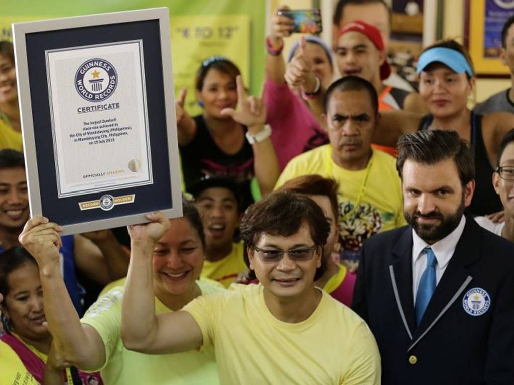 Gần 13.000 người cùng lập kỷ lục nhảy zumba - 10 Gần 13.000 người cùng lập kỷ lục nhảy zumba