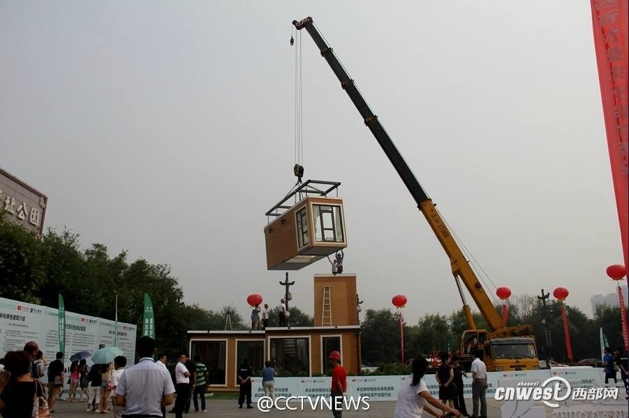 "Xây" nhà hai tầng trong đúng 3 tiếng - 5 Kỹ sư An Yongliang cho biết ngôi nhà sẽ được bán với giá 2.500 đến 3.500 tệ cho mỗi mét vuông.