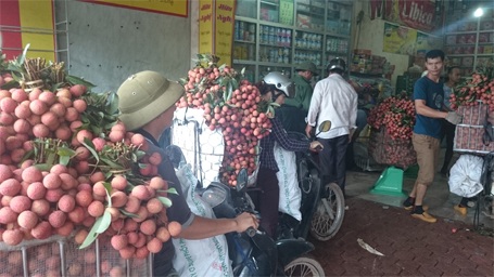 Sau đó vào nhà để cân