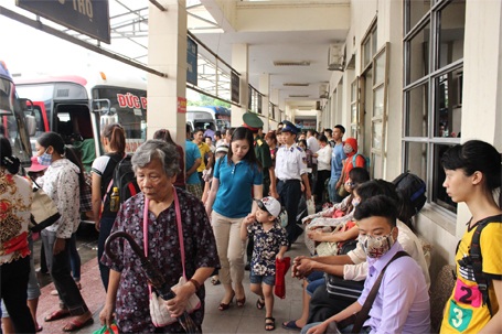 Hành lang phía sau bến xe