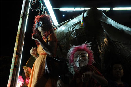 Giữ yên bờ cõi...