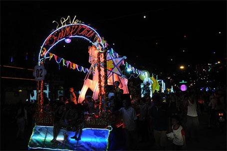 Giữ yên bờ cõi...