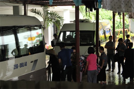 Đang làm thủ tục...