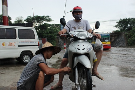 Dịch vụ sửa xe đông khách.