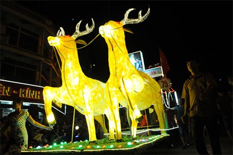 Đèn lồng Mục đồng cưỡi trâu thân thuộc với nét truyền thống người Việt