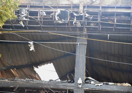 Bar Luxury trở lên sập xệ, hoang tàn sau vụ cháy kinh hoàng đêm qua