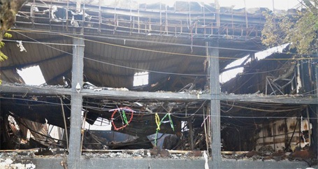 Bar Luxury trở lên sập xệ, hoang tàn sau vụ cháy kinh hoàng đêm qua