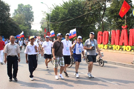 Hà Nội: Hàng nghìn người đạp xe, đi bộ vì môi trường - 8 Hội Quốc tế ngữ Hà Nội