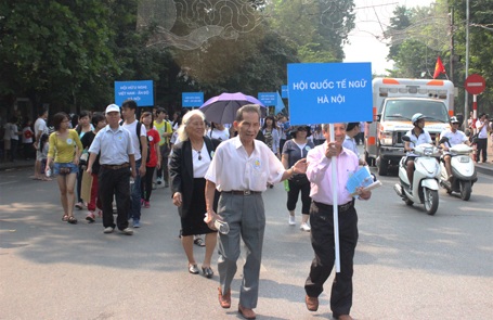 Hà Nội: Hàng nghìn người đạp xe, đi bộ vì môi trường - 9 Hội Quốc tế ngữ Hà Nội