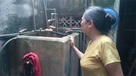 Người Hà Nội thức trắng đêm “canh” nước sạch - 3 Giếng khoan nhà bà Cúc phải hoạt động hết công suất để thay thế nguồn nước máy đang bị mất