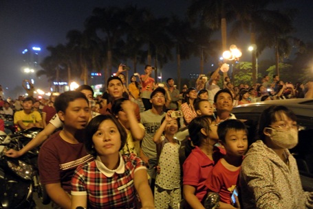 Hân hoan trong “bữa tiệc” pháo hoa - 8 Niềm vui của nhiều người khi xem pháo hoa
