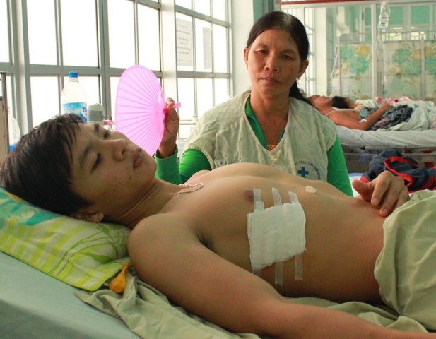 Lực đang dần bình phục và có thể xuất viện trong tuần tới. (Ảnh: Doãn Công)