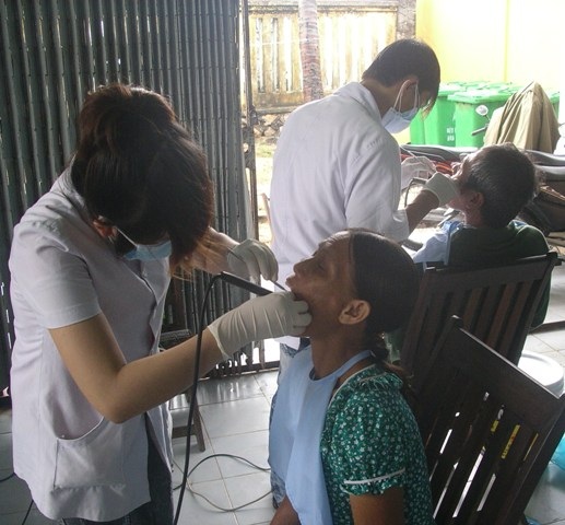 Người già thường bị các bệnh về răng, mắt, bao tử...