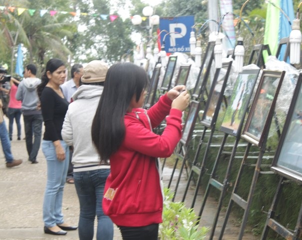 Không gian triển lãm ảnh nghệ thuật còn thu hút du khách