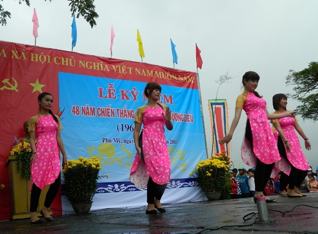 Nô nức lễ kỷ niệm 48 năm chiến thắng Đèo Nhông - Dương Liễu - 3 Tiết mục văn nghệ