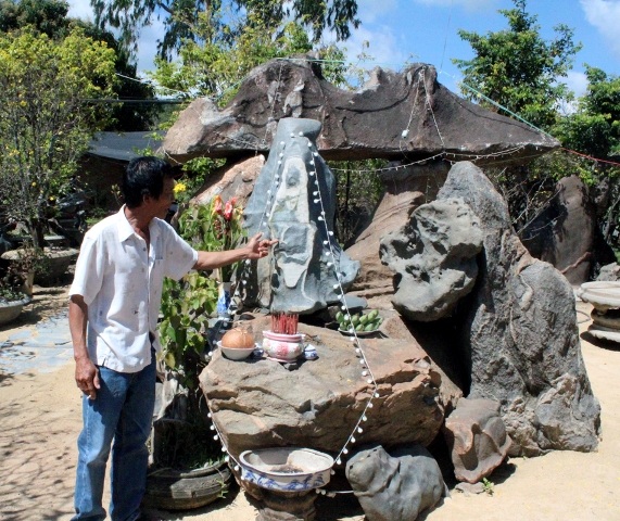 Gặp “vua kỳ nam xứ nẫu” với nghiệp tìm trầm, đá cảnh - 1 Gặp “vua kỳ nam xứ nẫu” với nghiệp tìm trầm, đá cảnh