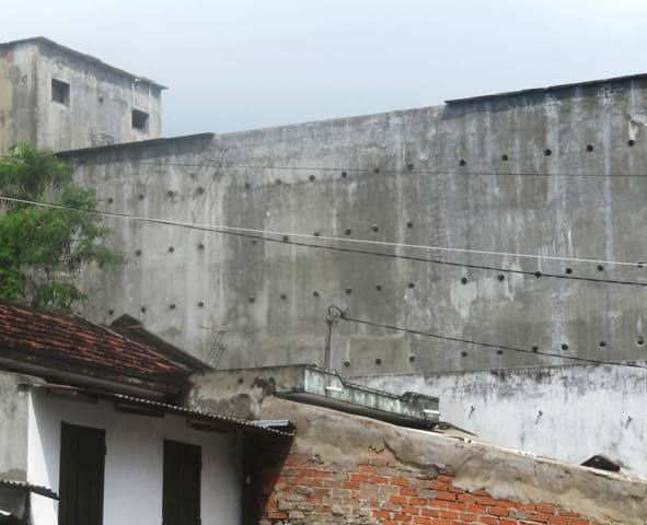 Những hộ nuôi yến cạnh khu dân cư khiến nguy cơ dịch bệnh xảy ra cao hơn