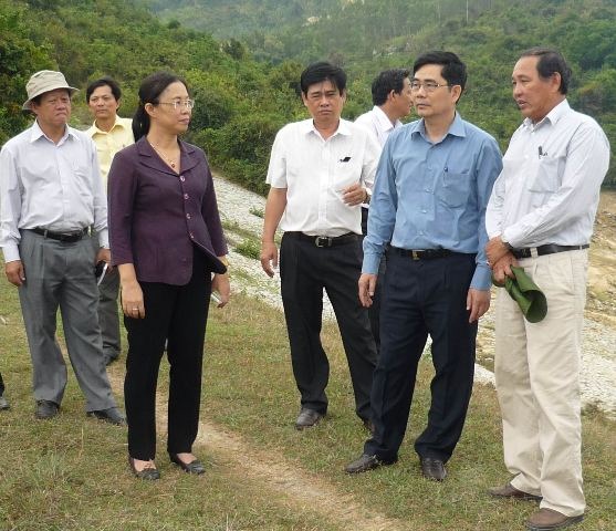 Bộ trưởng Bộ NN&PTNN Cao Đức Phát di kiểm tra hồ chứa nước Hội Sơn huyện Phù Mỹ - Bình Định