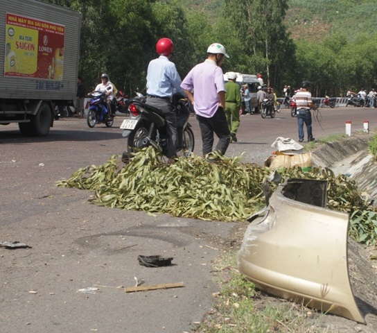 Mui xe văng cách điểm xe dừng cả vài chục mét