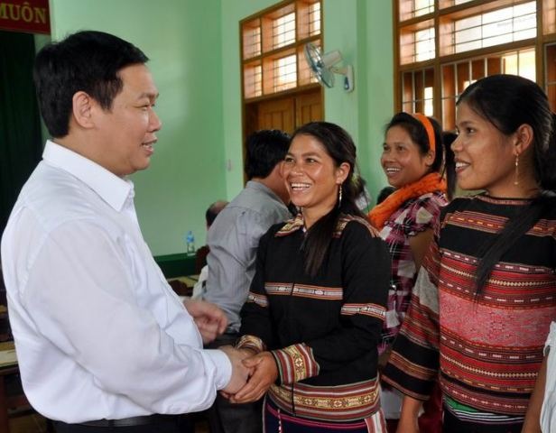 Cử tri quan tâm đến chống tham nhũng lãng phí và giải quyết việc làm