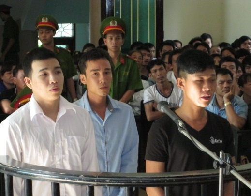 Các bị cáo tại phiên tòa sáng nay