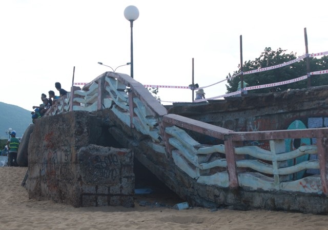 Đoạn cầu Eo Nín Thở bị sập khiến 3 sinh viên bị thương