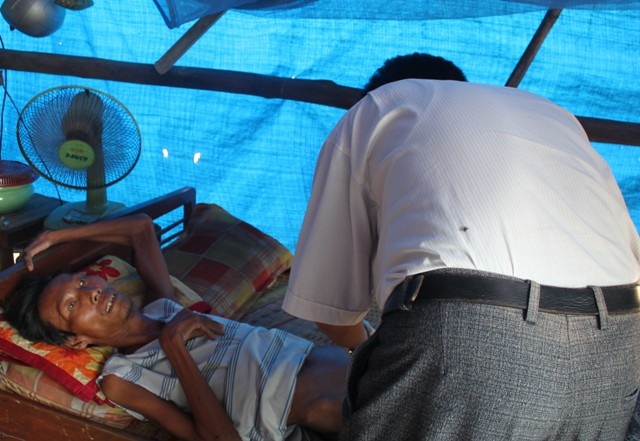 Bữa mì, bữa cháo cho qua ngày