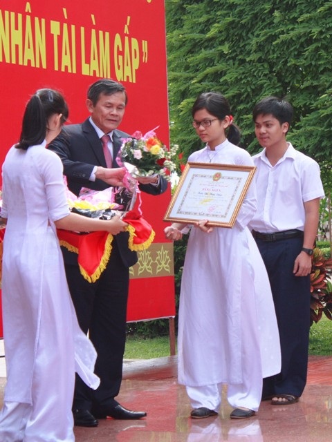 Bình Định: Vinh danh 371 học sinh giỏi
