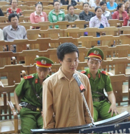 Nghiện game, cháu ngoại thành kẻ sát nhân giết ông ngoại - 1 Vì mê game mà Hòa không còn nhân tính khi ra tay giết ông ngoại để lấy tiền nướng vào game