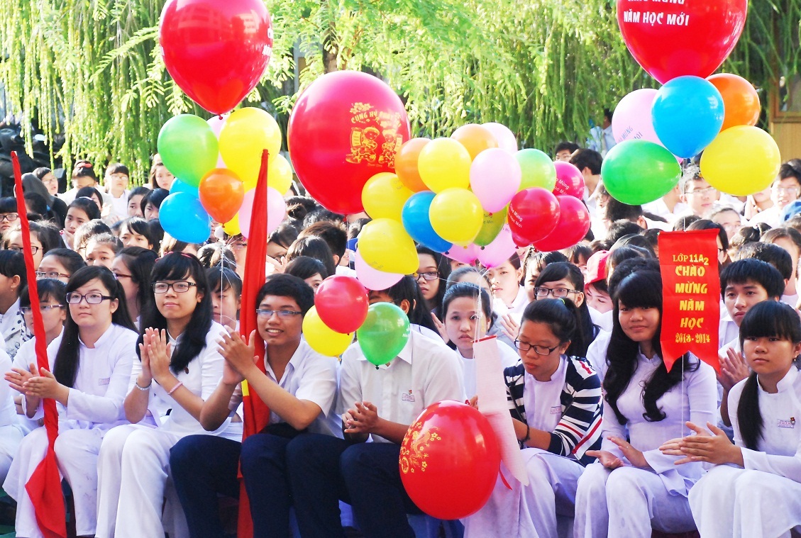 Hân hoan đón năm học mới. (Ảnh: Hoa Khá)