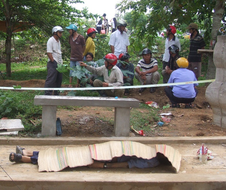 Nạn nhân được phát hiện tại đường nội bộ quanh bờ hồ Xuân Hương