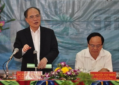 Chủ tịch Quốc hội: Không để người dân thiếu đói trong dịp Tết - 1 Chủ tịch Quốc Hội Nguyễn Sinh Hùng làm việc với lãnh đạo tỉnh Bình Định